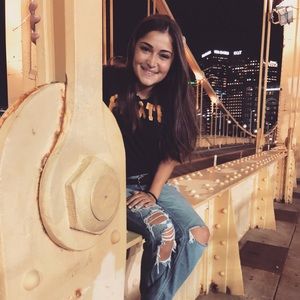 Meet your Posher, Alena